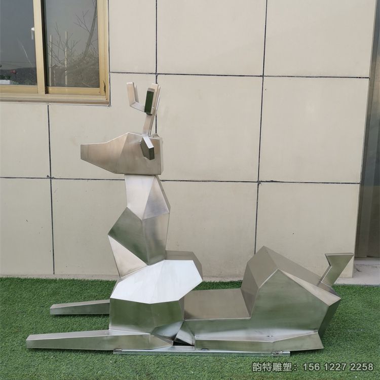 不銹鋼幾何鹿雕塑設計 添加了幾何元素造型簡潔時尚 不銹鋼幾何鹿雕塑設計 添加了幾何元素造型簡潔時尚