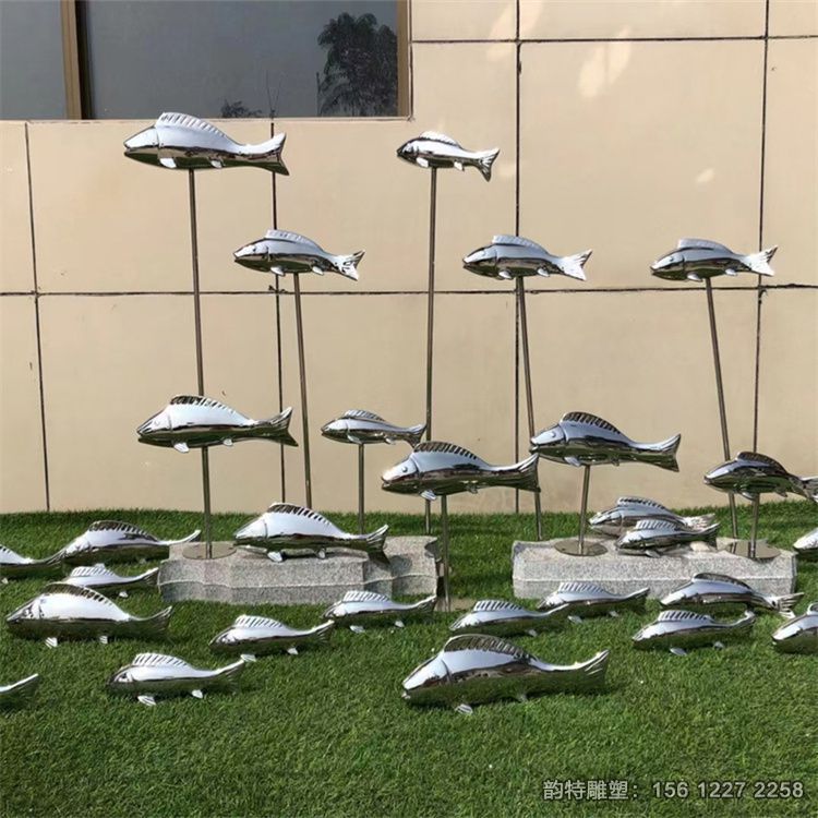 不銹鋼小魚(yú)雕塑實(shí)拍圖 一條條小魚(yú)組成的魚(yú)群雕塑