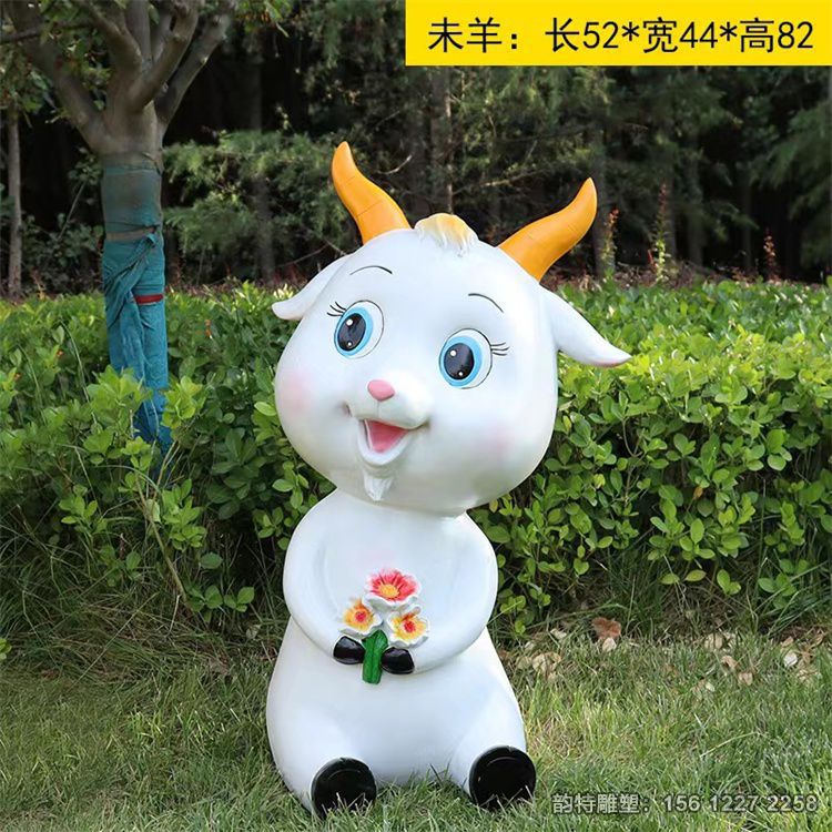 卡通十二生肖雕塑勾起了成人的童年時(shí)光