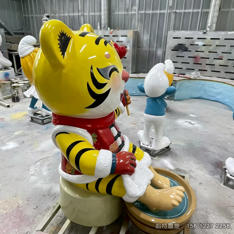 可愛的卡通老虎雕塑 時時刻刻在傳達一種童趣